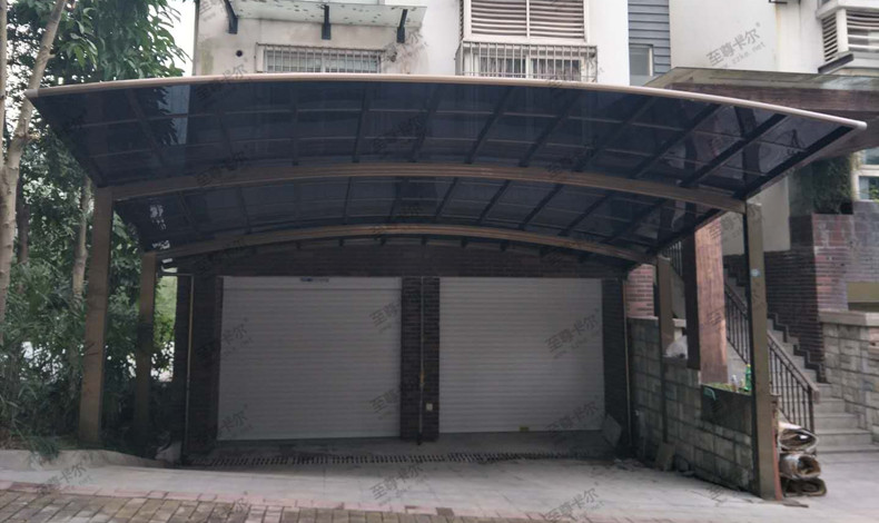 別墅院子的停車棚2.jpg 別墅院子的停車棚2.jpg