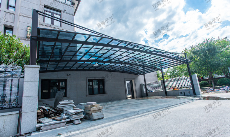 至尊卡爾耐力板車棚.jpg 至尊卡爾耐力板車棚.jpg