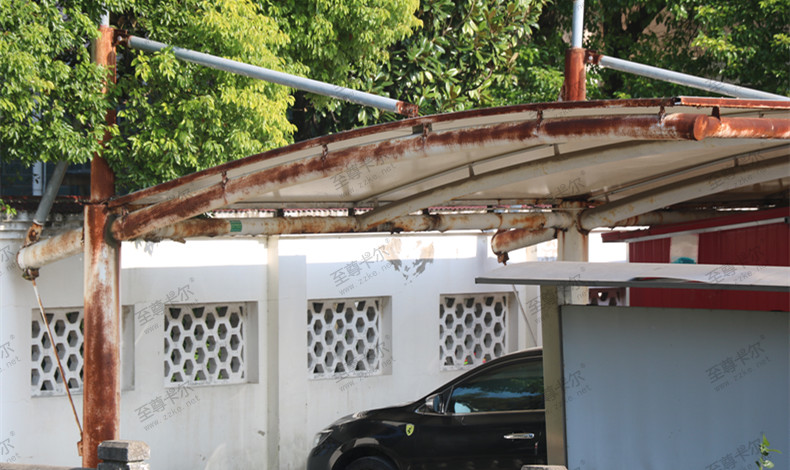 鋼骨架生銹.jpg 鋼骨架生銹.jpg