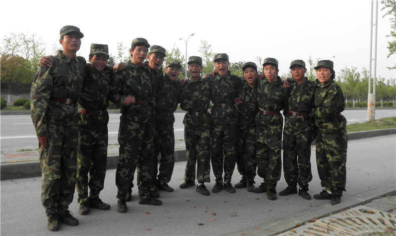 2010年4月我們在軍訓(xùn)