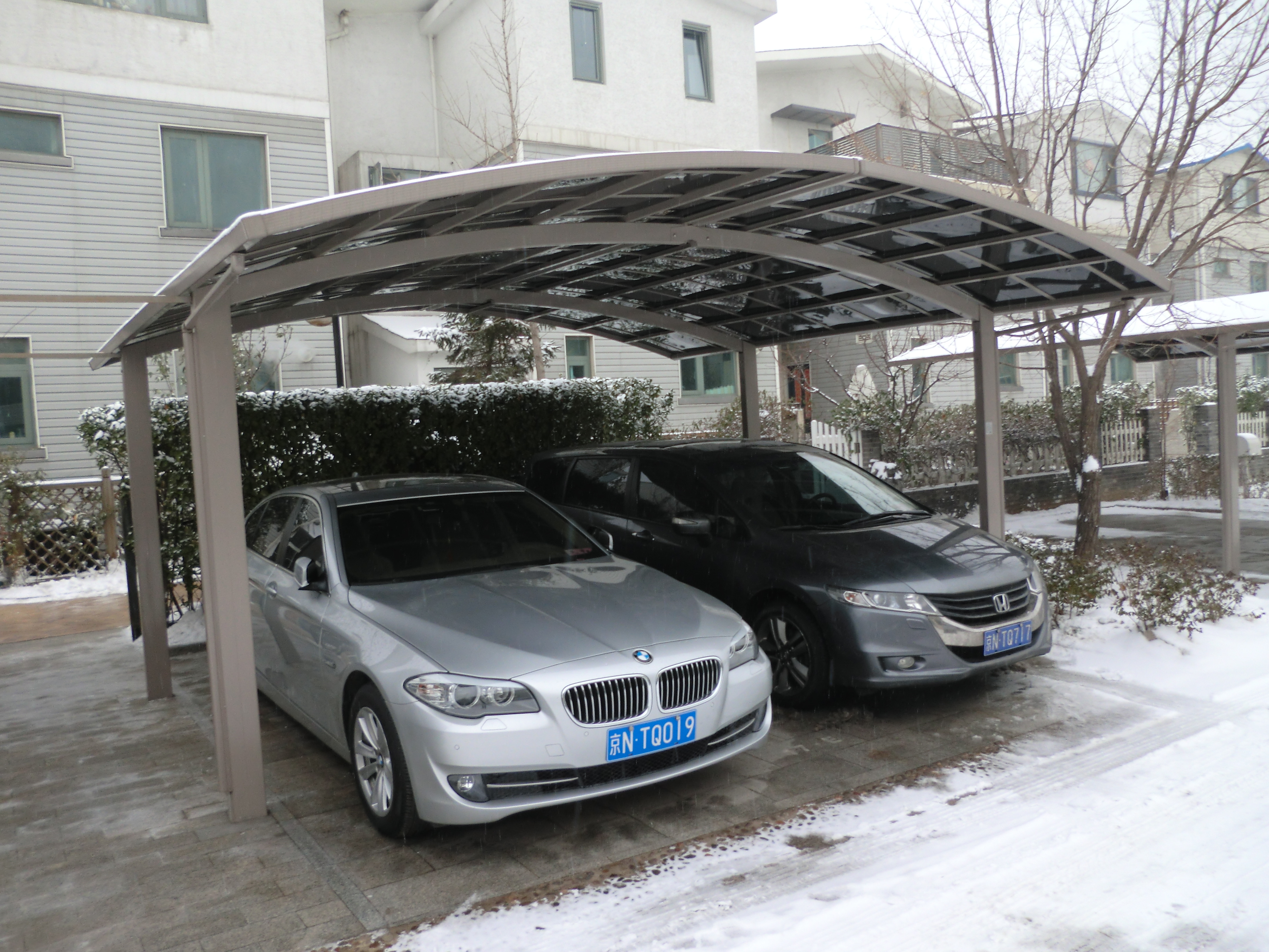 連航天器都要用到鋁合金，難道你家車棚用的還是玻璃鋼結構？