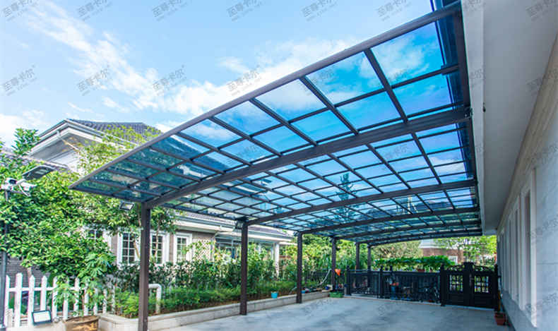 至尊卡爾鋁合金車(chē)棚四處可見(jiàn)的原因