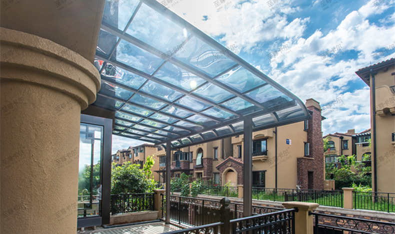 安裝了至尊卡爾鋁合金雨棚，您不知道有多方便！