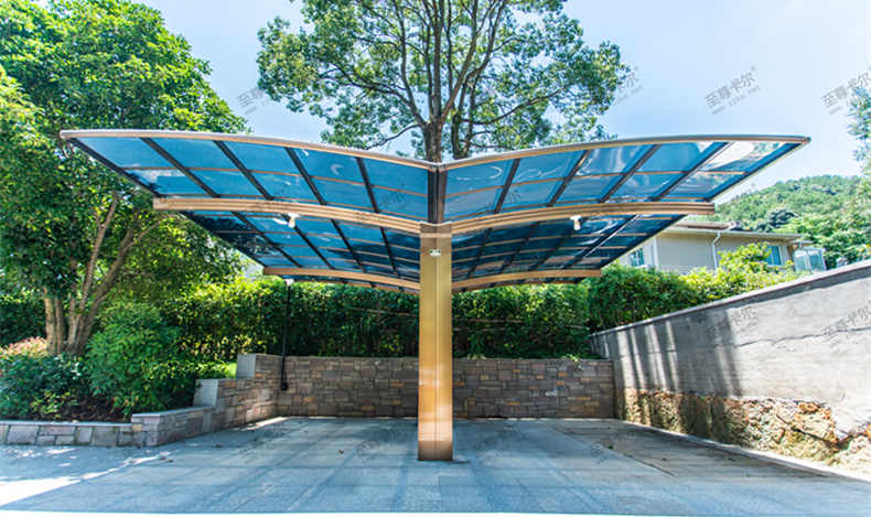 至尊卡爾車棚廠家果然名不虛傳 好的車棚請(qǐng)看這里！