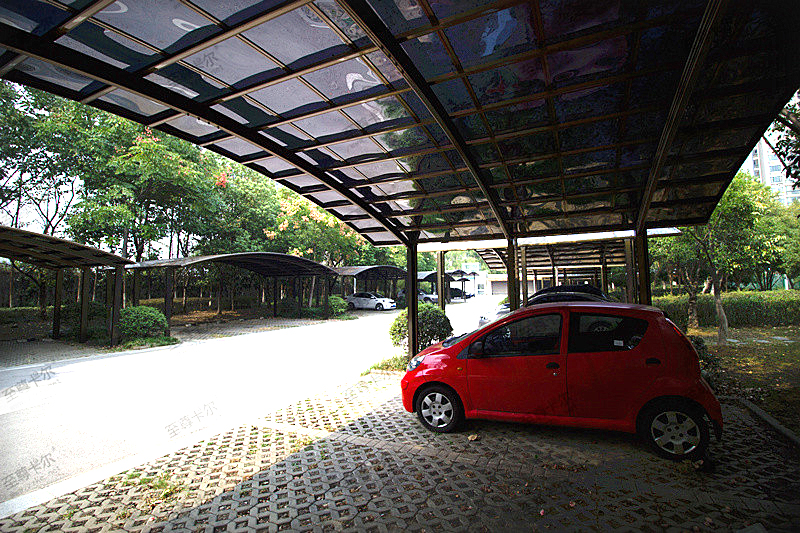 固定遮陽車棚哪個牌子好？認(rèn)準(zhǔn)車棚廠家至尊卡爾！