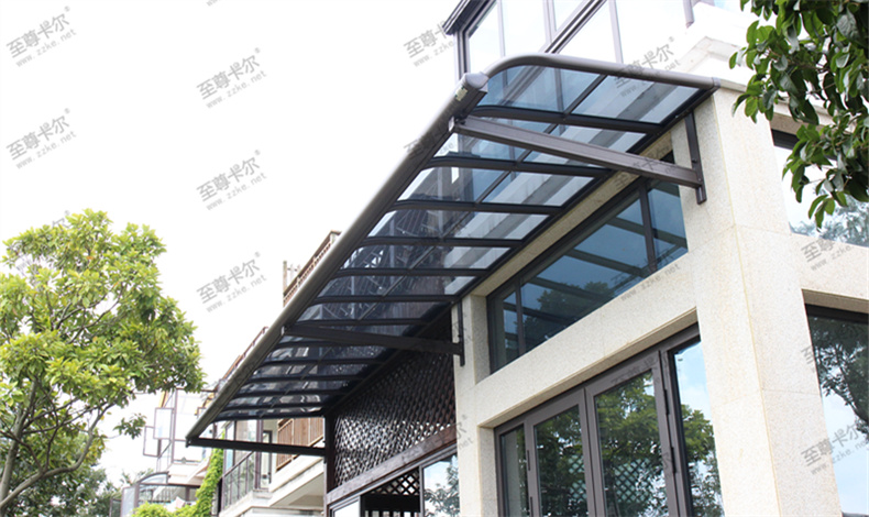 定制耐力板雨棚時，該怎么挑選優(yōu)質(zhì)的耐力板雨棚