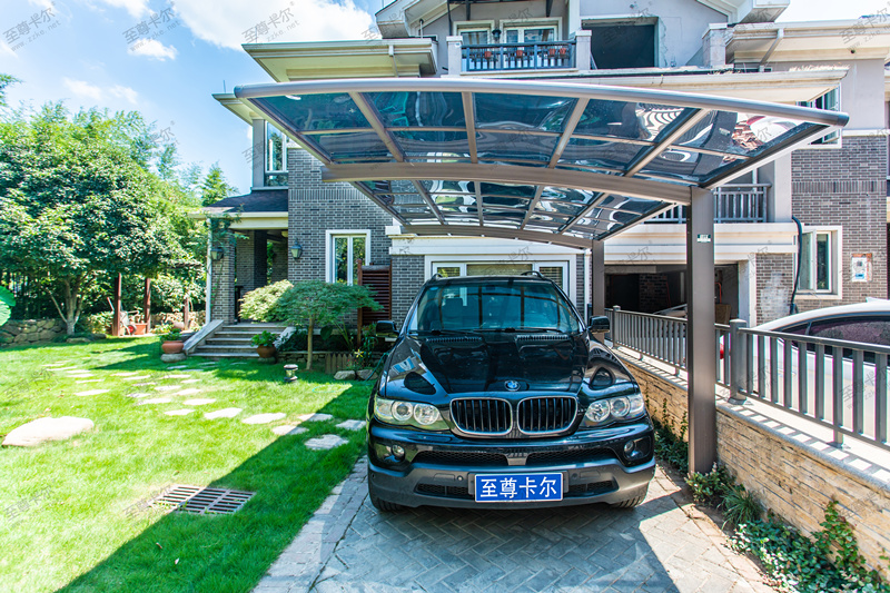 別墅車棚用什么材料，這種新型車棚不僅美觀實用還上檔次
