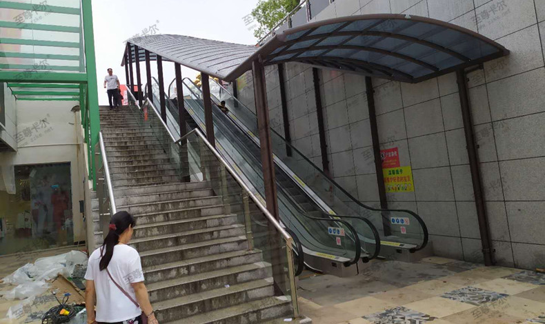 戶(hù)外樓梯雨棚該怎么做？戶(hù)外樓梯雨棚產(chǎn)品剖析。