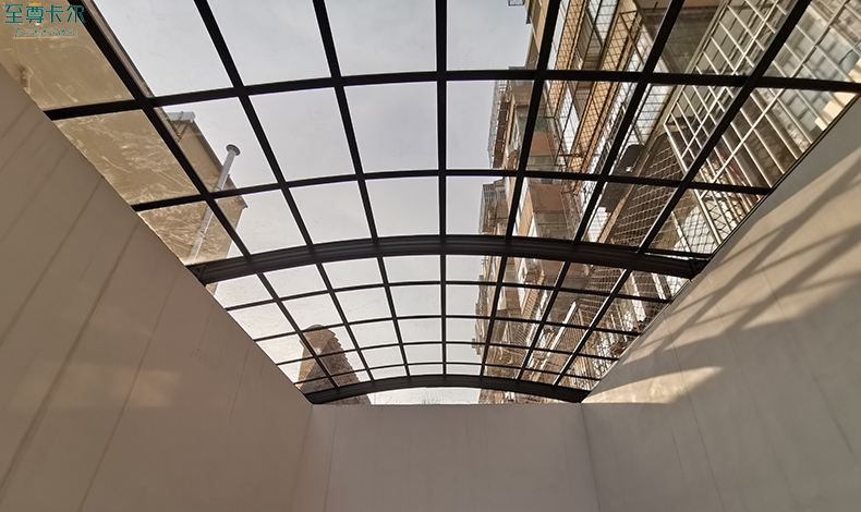 地下通道出口雨棚？地下車(chē)庫(kù)雨棚圖？