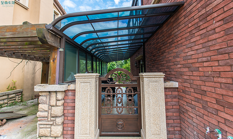 臨朐鋁合金雨棚？耐力板陽光棚圖片？