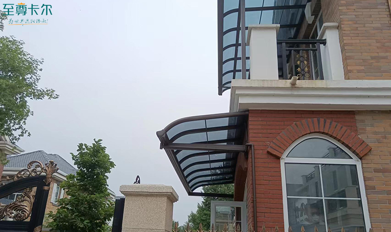 鋁合金雨棚多少錢一平？家用防雨棚圖片？