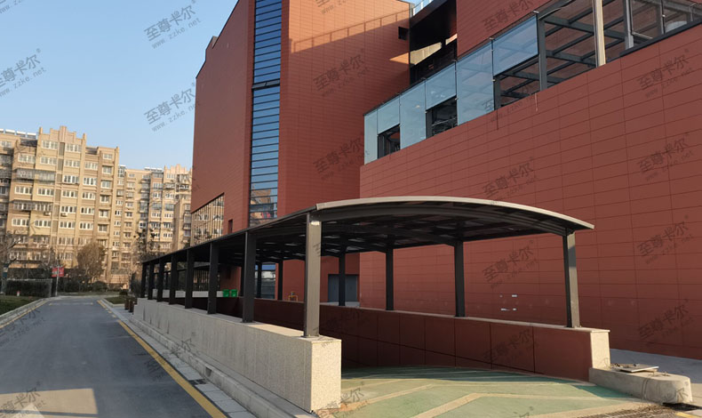 車庫出口玻璃雨棚真的好嗎？不妨來看一看！